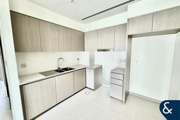 Unfurnished | Modern | Stunning View